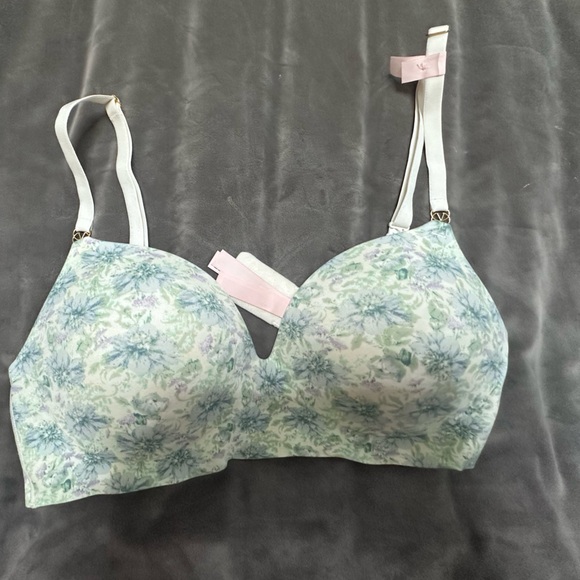 Victoria's Secret Floral Bra with White and Blue Accents - Picture 1 of 2